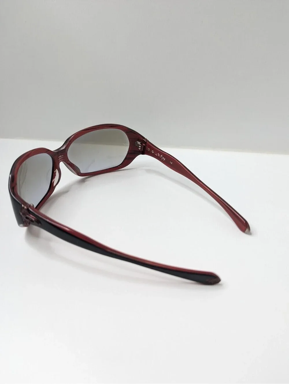 Oakley Betray Red And Black Frames Stylish Sunglasses Chic Women's Fashion